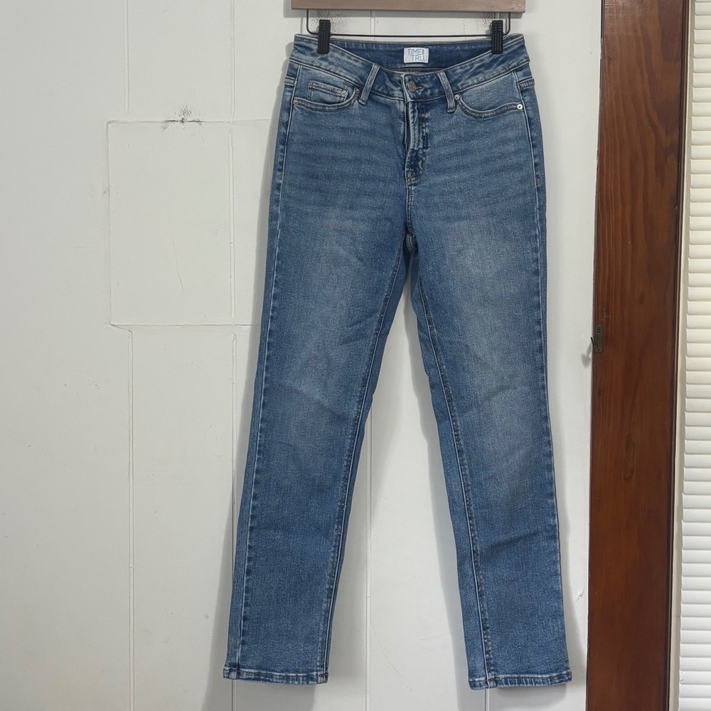 Time and Tru Womens Medium Wash Straight Leg Stretch Denim Jeans Size 4